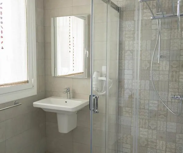 Mica מלון פאלאס דה ריי