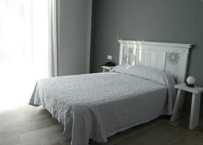 Mica * פאלאס דה ריי